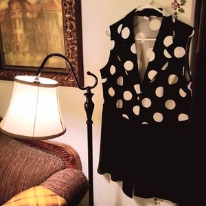 🎄4 for $20! Womens Polka dot Vest